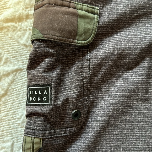 Billabong Board Shorts - Picture 2 of 5